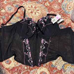 Delta Burke Black and Pink Embroidered Bra